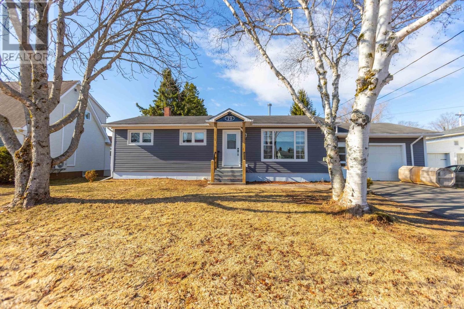 19 Boylston Avenue, Amherst, Nova Scotia  B4H 3W9 - Photo 2 - 202606643