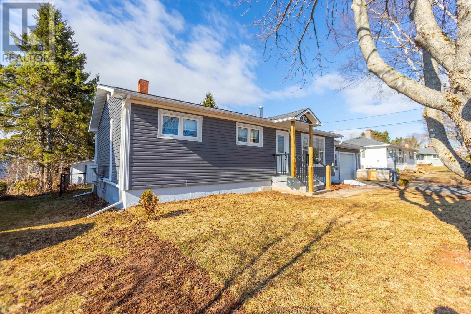 19 Boylston Avenue, Amherst, Nova Scotia  B4H 3W9 - Photo 3 - 202606643