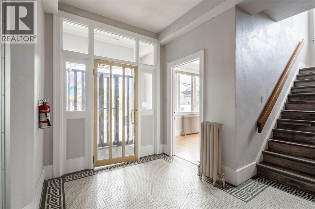 251 Campbell Street Unit# 2, Sarnia, Ontario  N7T 2H2 - Photo 4 - 26007476