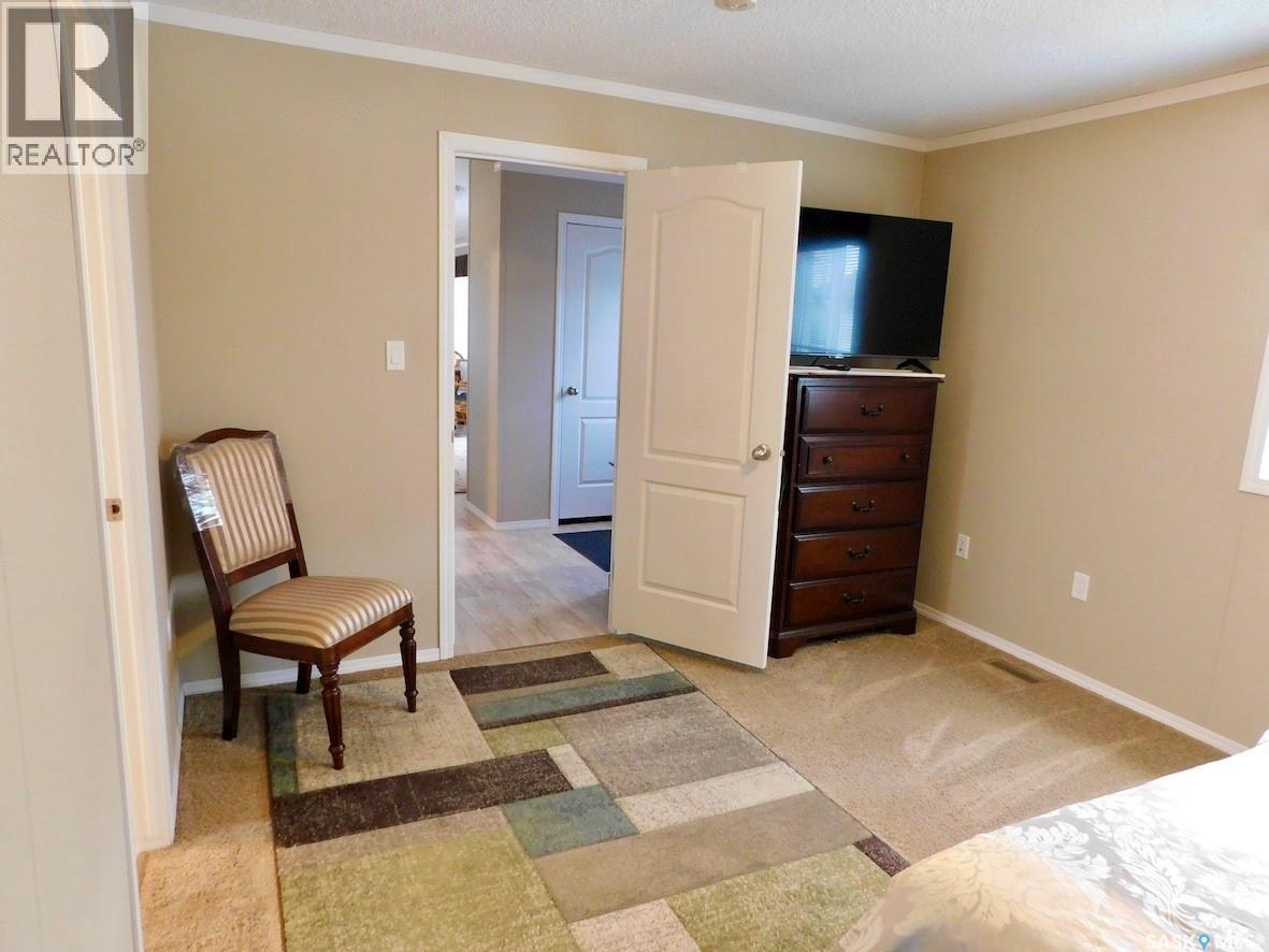 7-9 Allard Bay, Gravelbourg, Saskatchewan  S0H 1X0 - Photo 10 - SK032361