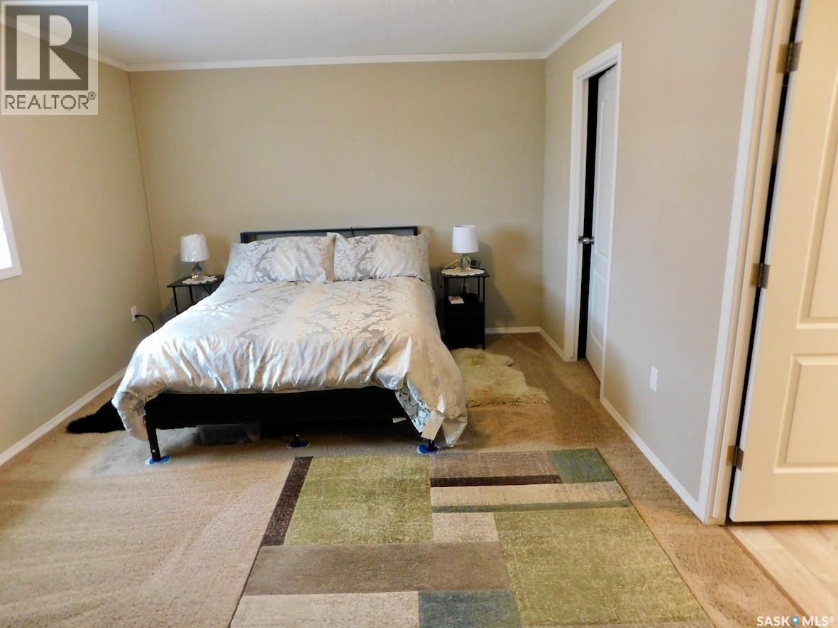 7-9 Allard Bay, Gravelbourg, Saskatchewan  S0H 1X0 - Photo 11 - SK032361