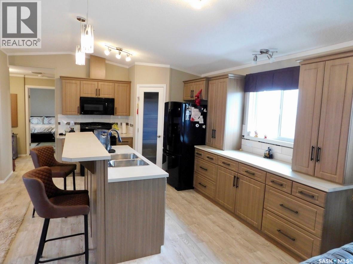 7-9 Allard Bay, Gravelbourg, Saskatchewan  S0H 1X0 - Photo 18 - SK032361