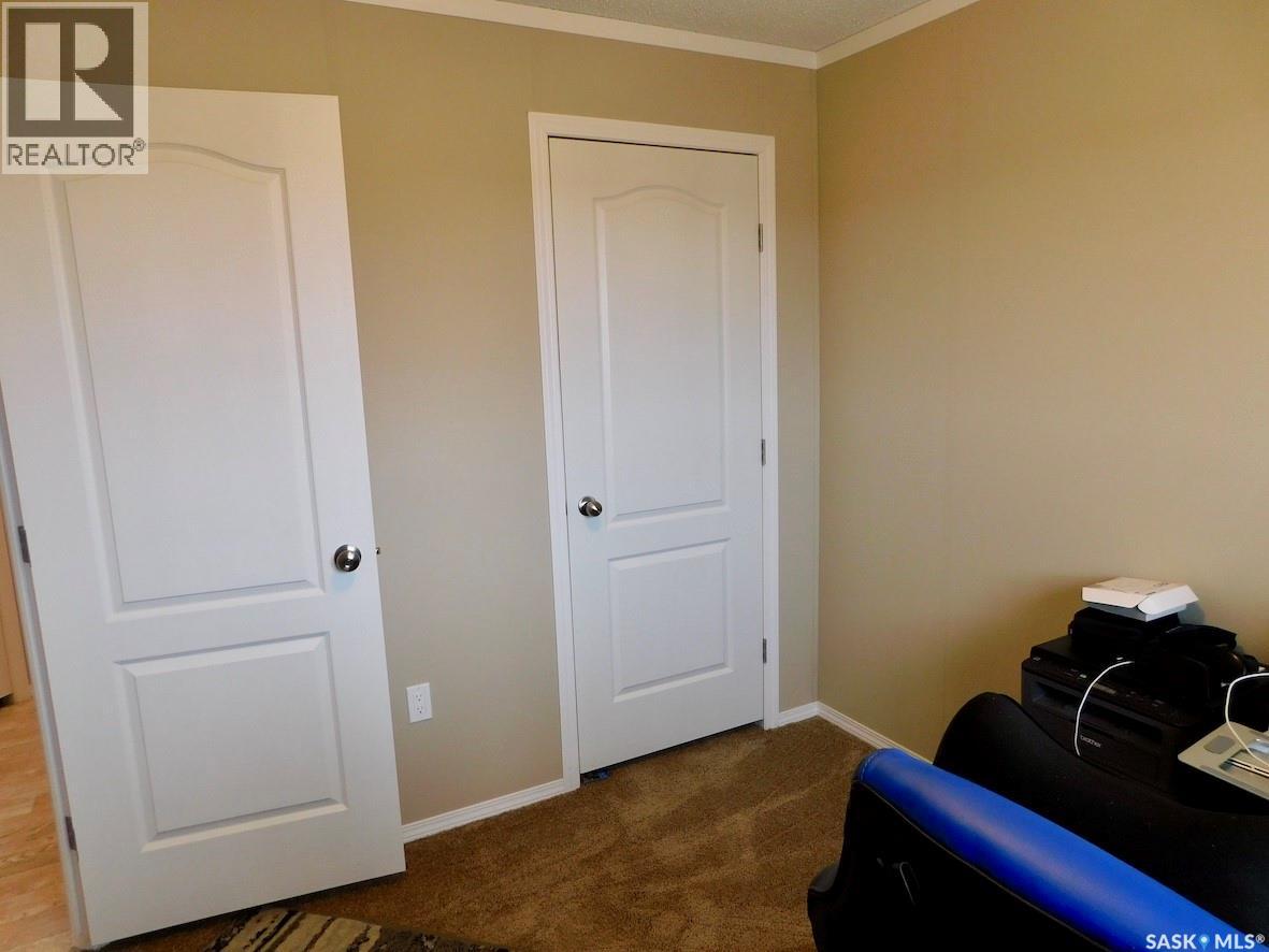 7-9 Allard Bay, Gravelbourg, Saskatchewan  S0H 1X0 - Photo 25 - SK032361