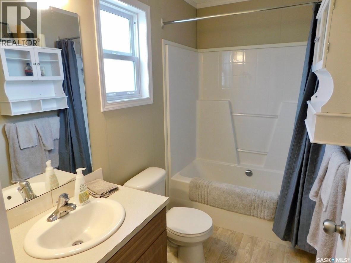 7-9 Allard Bay, Gravelbourg, Saskatchewan  S0H 1X0 - Photo 27 - SK032361