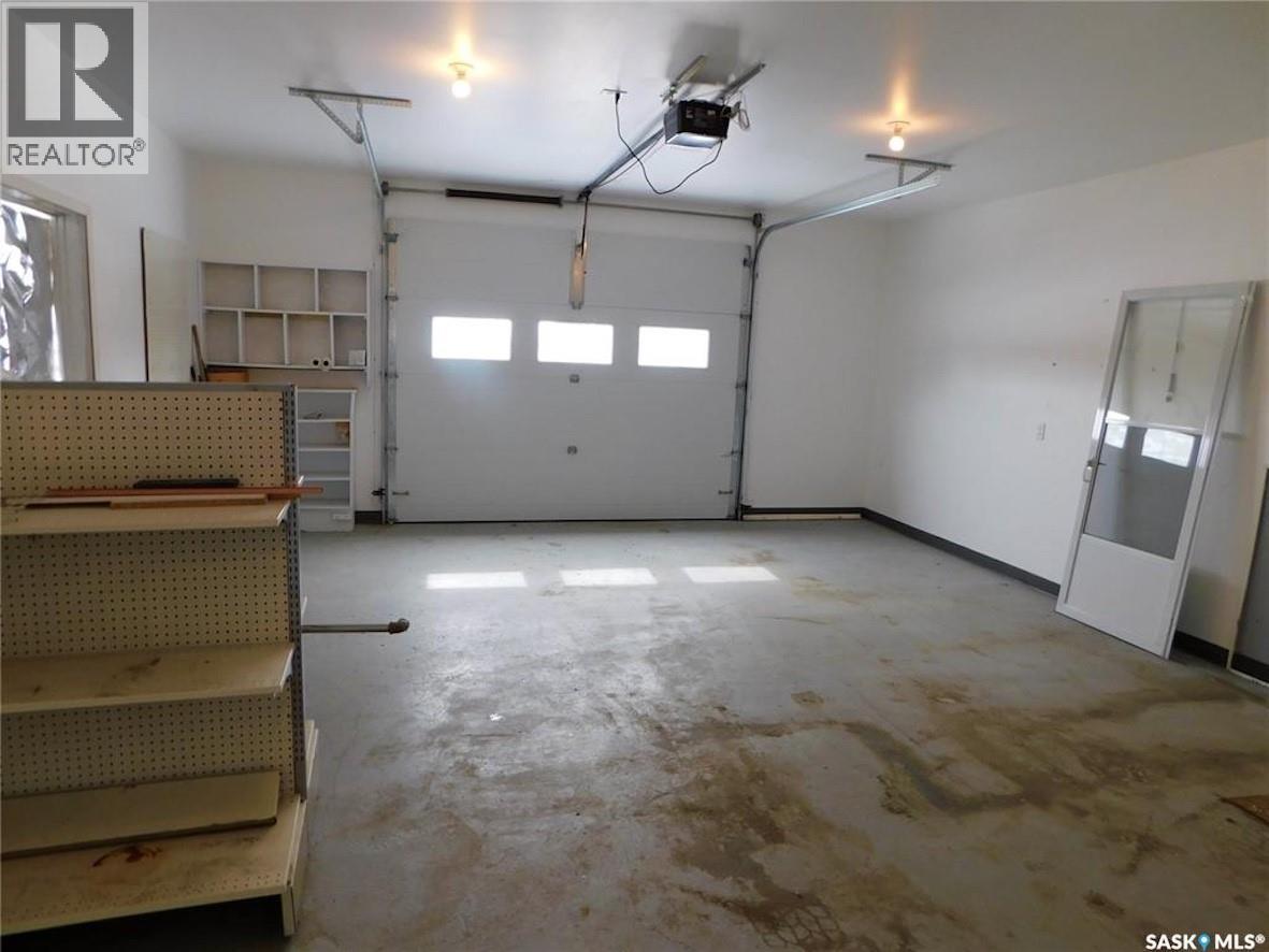 7-9 Allard Bay, Gravelbourg, Saskatchewan  S0H 1X0 - Photo 31 - SK032361