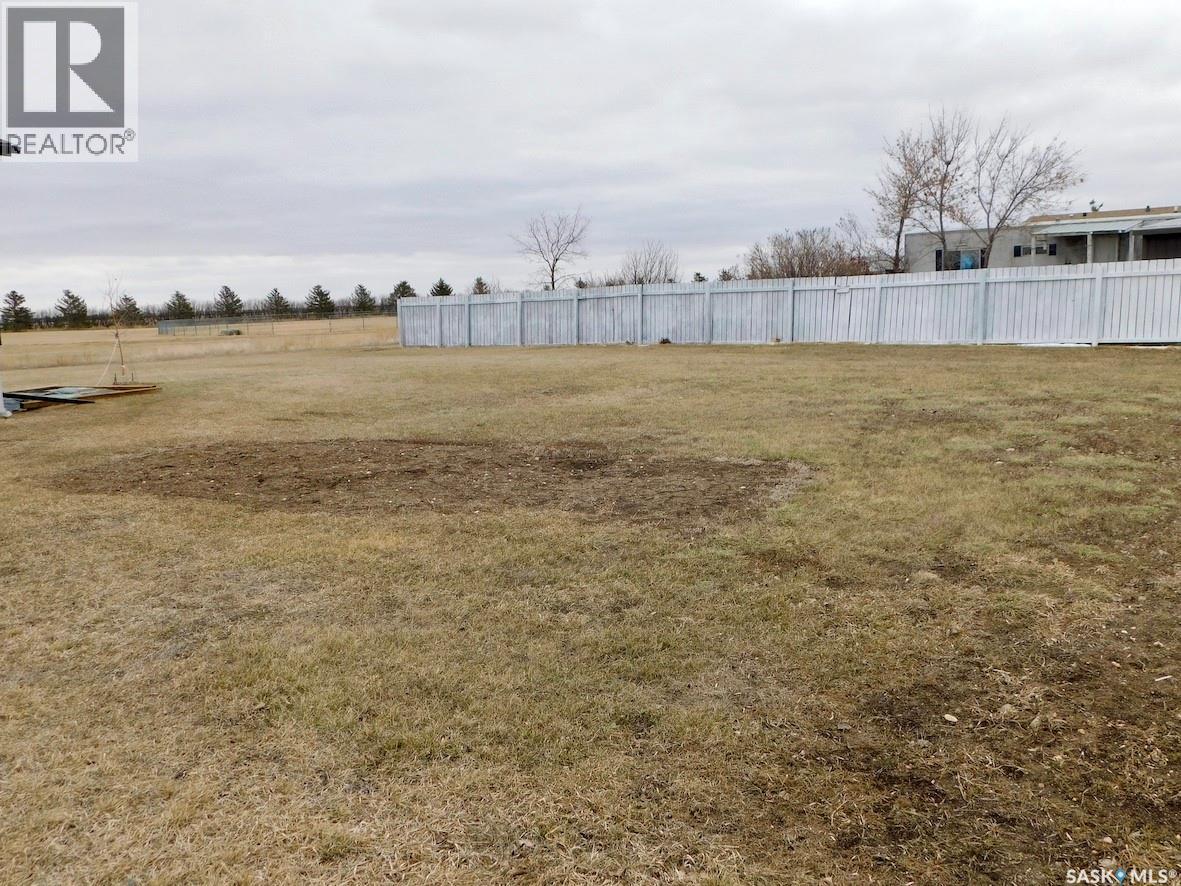 7-9 Allard Bay, Gravelbourg, Saskatchewan  S0H 1X0 - Photo 37 - SK032361