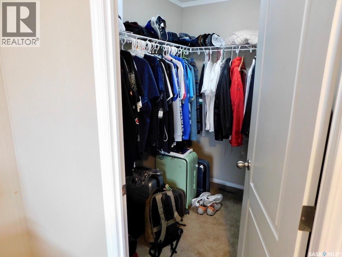 7-9 Allard Bay, Gravelbourg, Saskatchewan  S0H 1X0 - Photo 9 - SK032361