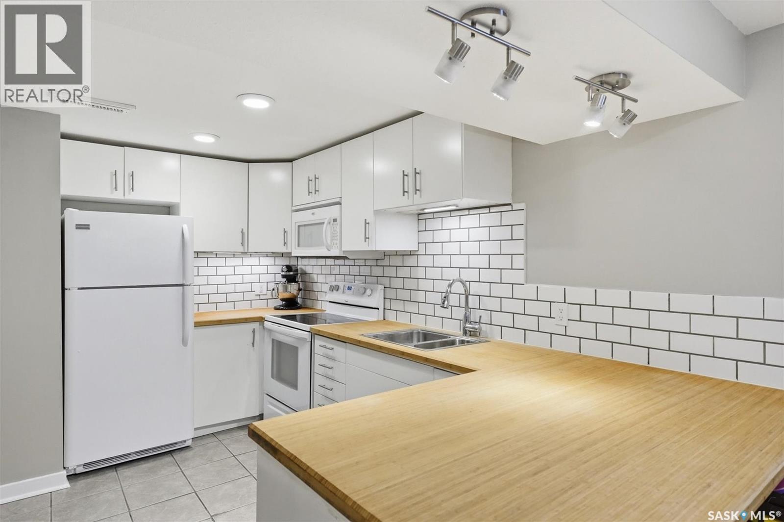 16 Pinder Crescent, Saskatoon, Saskatchewan  S7J 2K8 - Photo 22 - SK032284