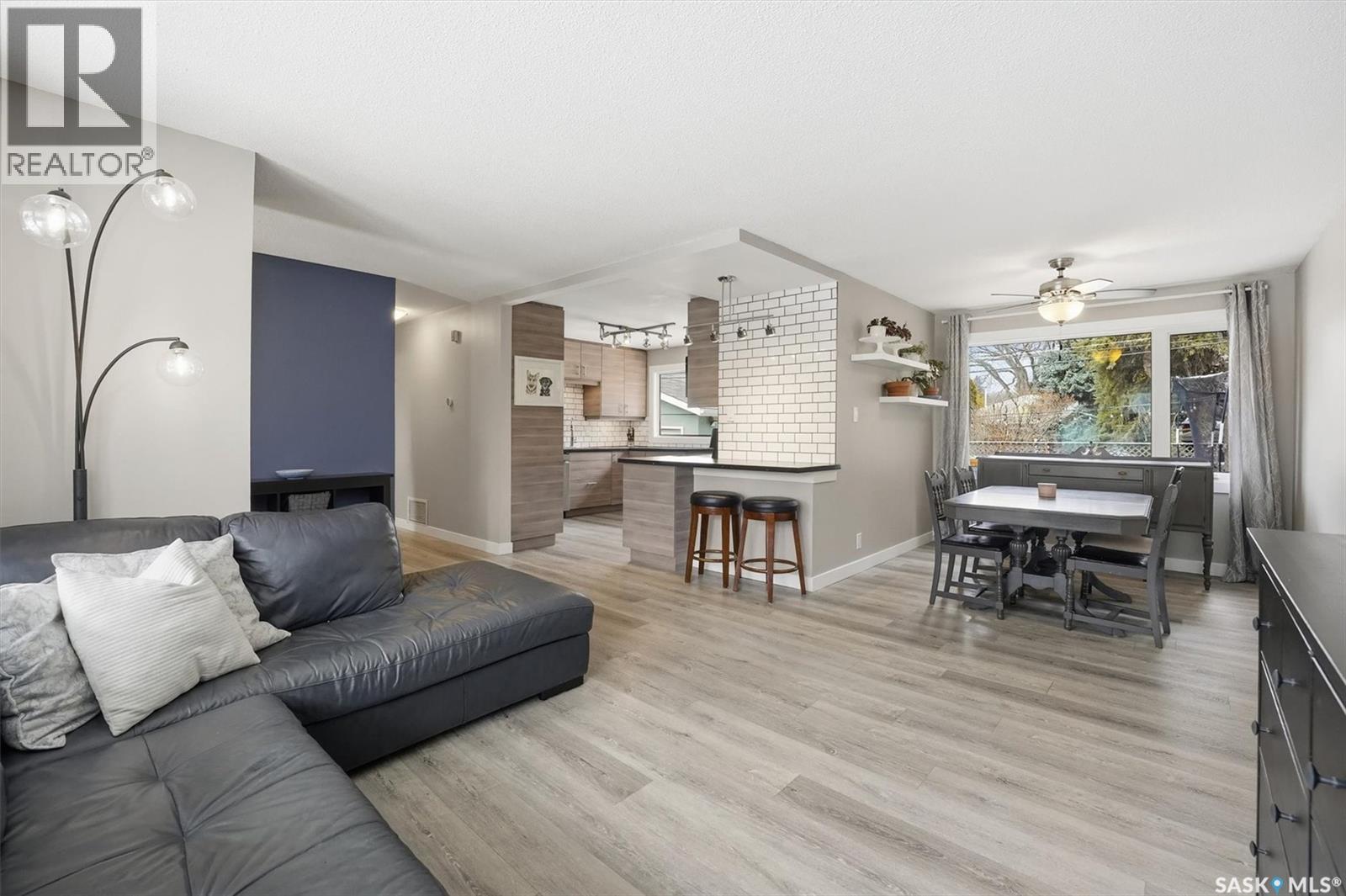 16 Pinder Crescent, Saskatoon, Saskatchewan  S7J 2K8 - Photo 3 - SK032284