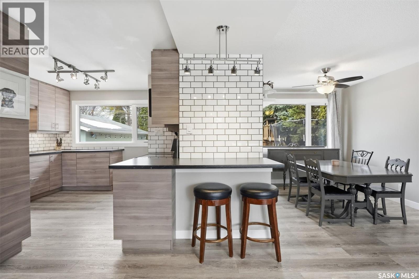 16 Pinder Crescent, Saskatoon, Saskatchewan  S7J 2K8 - Photo 5 - SK032284