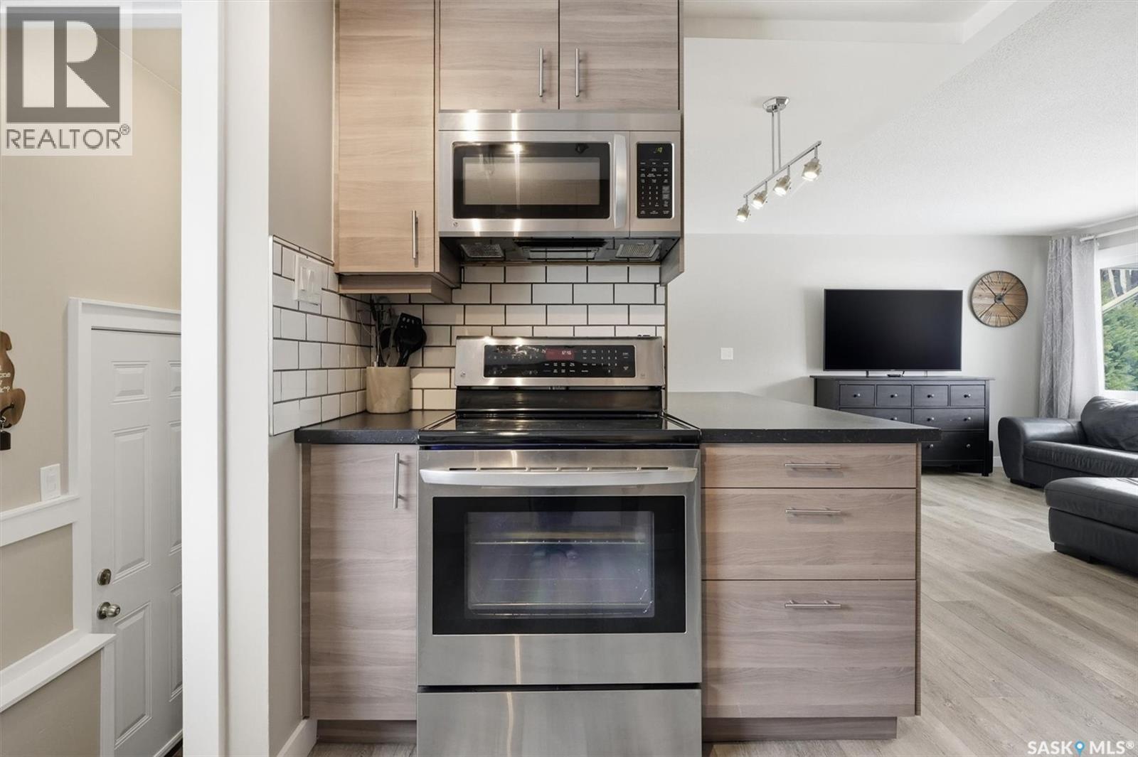 16 Pinder Crescent, Saskatoon, Saskatchewan  S7J 2K8 - Photo 8 - SK032284