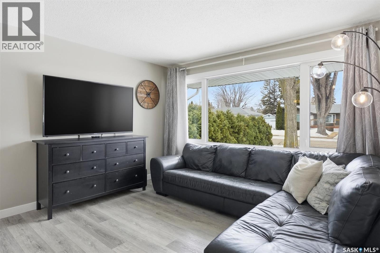 16 Pinder Crescent, Saskatoon, Saskatchewan  S7J 2K8 - Photo 9 - SK032284