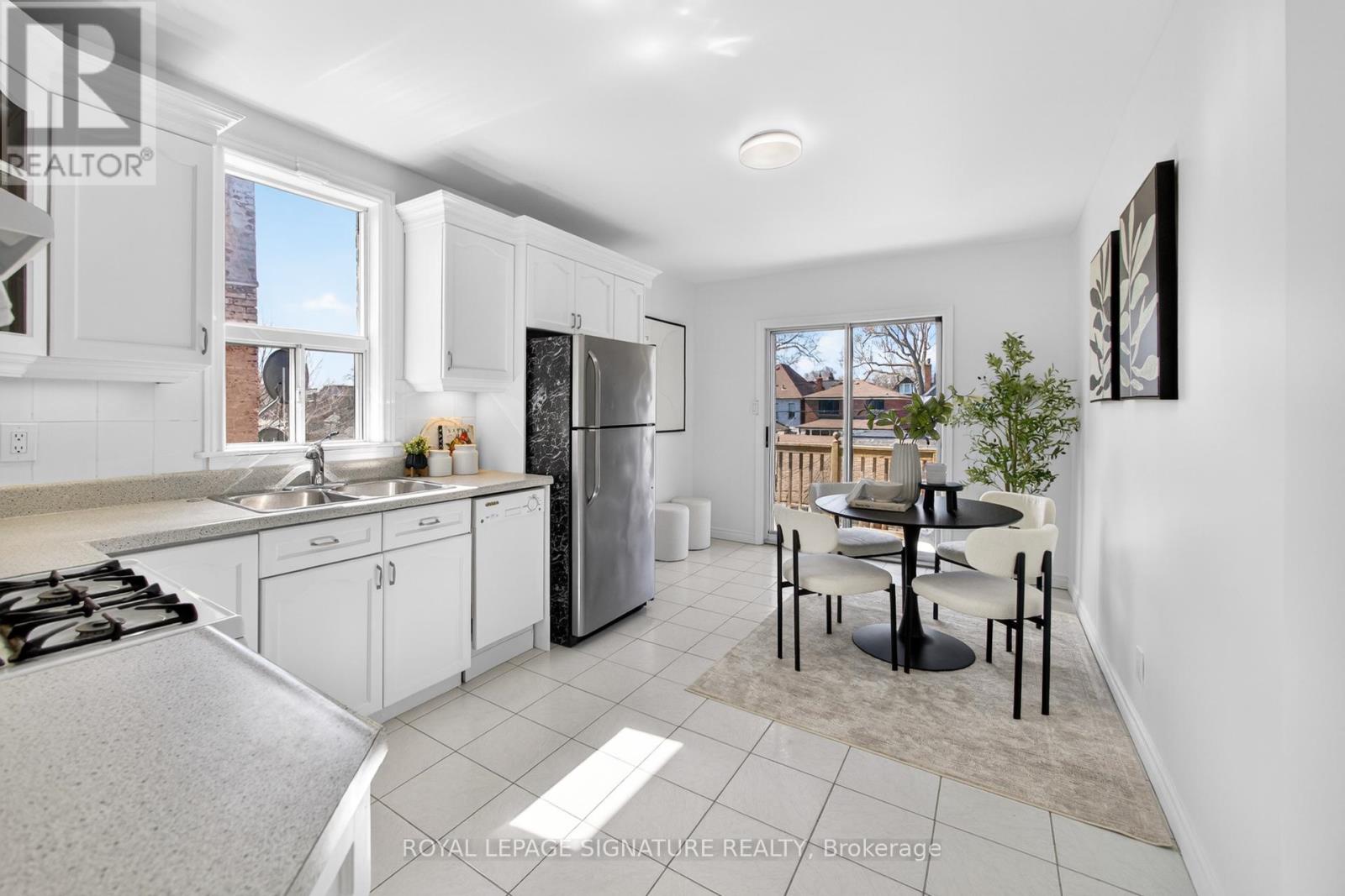 158 Margueretta Street, Toronto, Ontario  M6H 3S3 - Photo 10 - C12971488