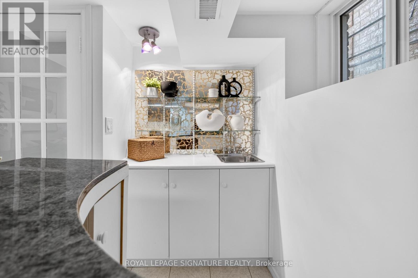 158 Margueretta Street, Toronto, Ontario  M6H 3S3 - Photo 24 - C12971488