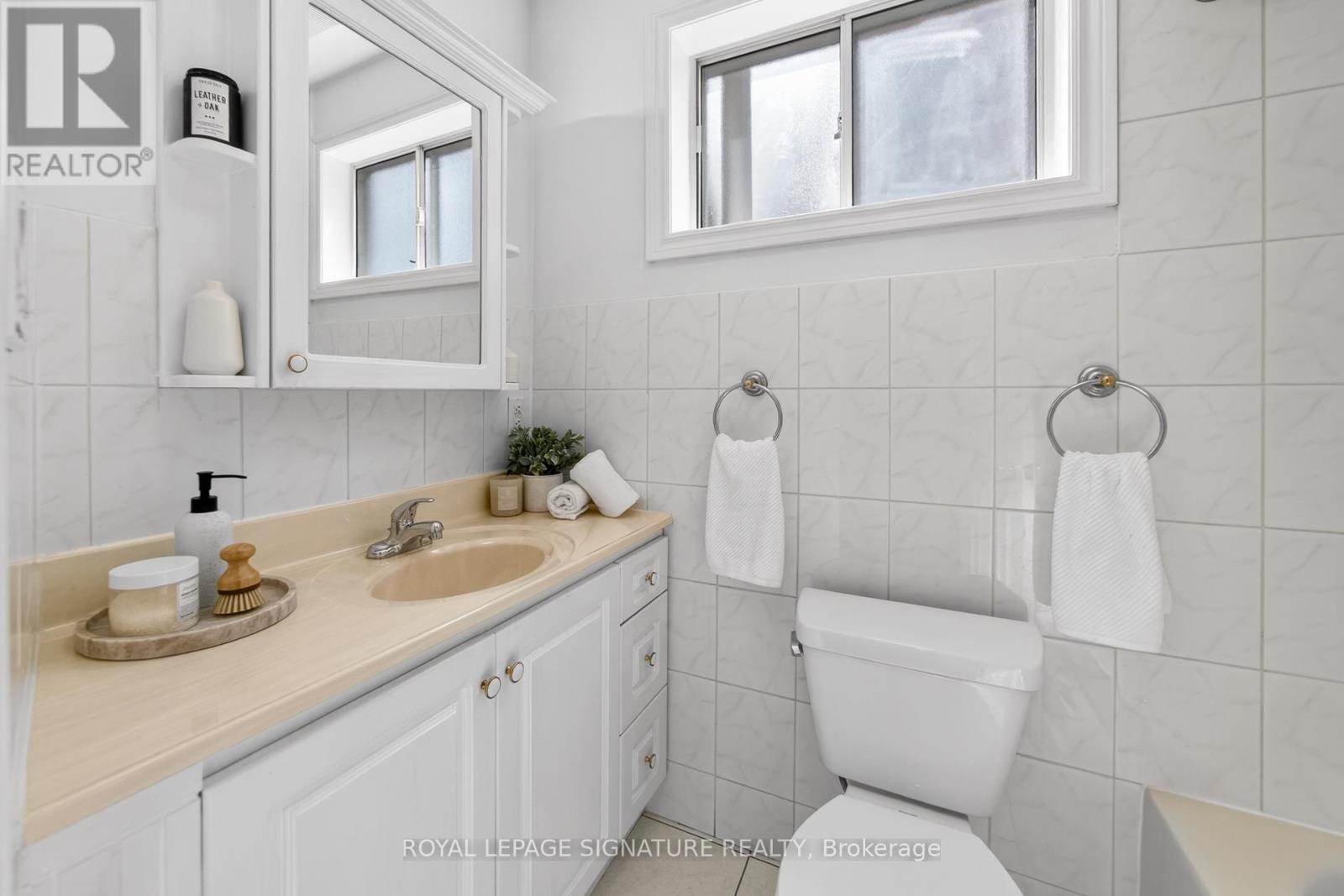 158 Margueretta Street, Toronto, Ontario  M6H 3S3 - Photo 6 - C12971488