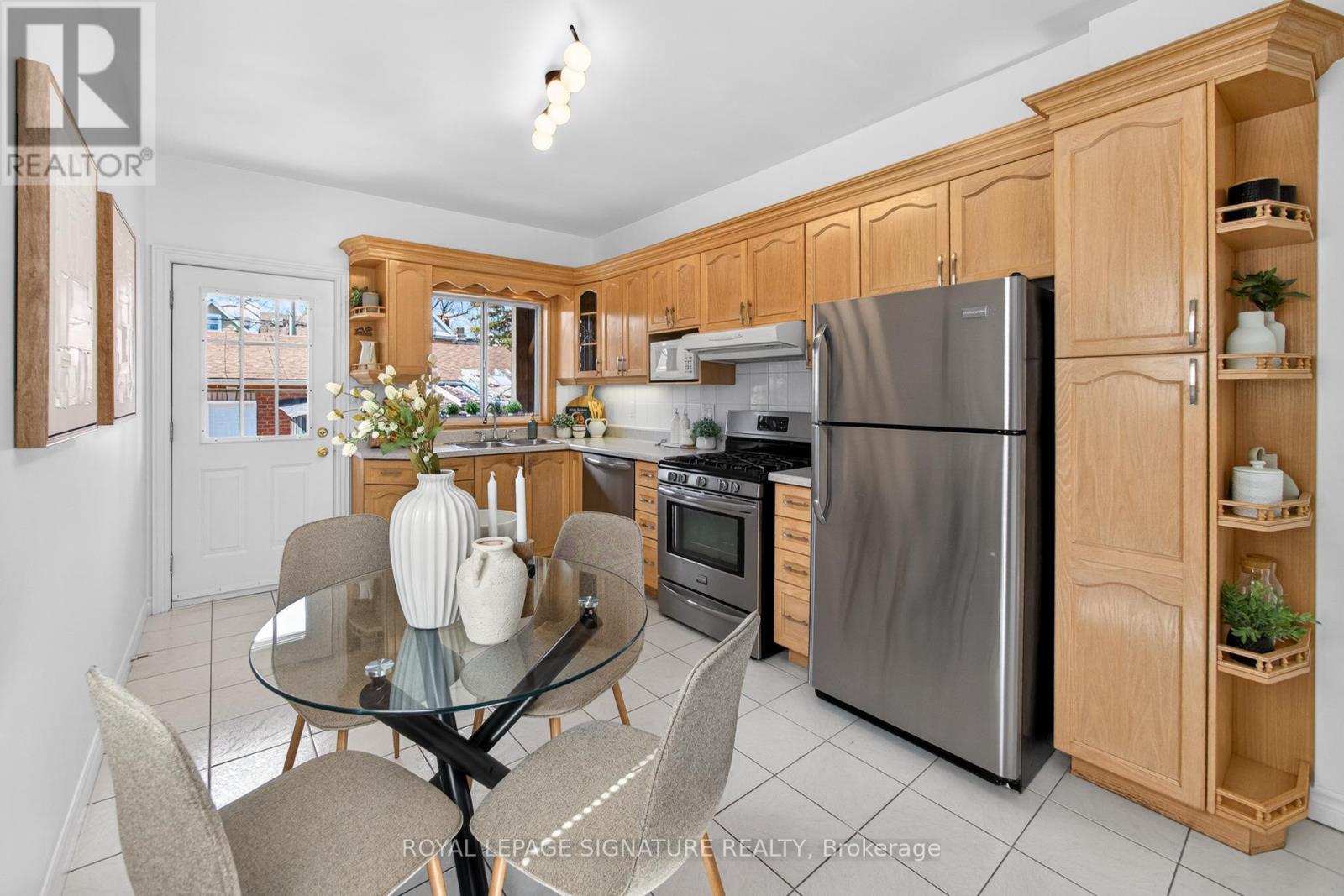 158 Margueretta Street, Toronto, Ontario  M6H 3S3 - Photo 7 - C12971488