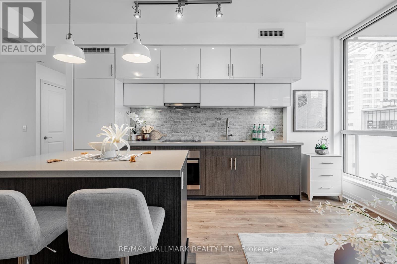 901 - 8 Mercer Street, Toronto, Ontario  M5V 0C4 - Photo 4 - C12971508