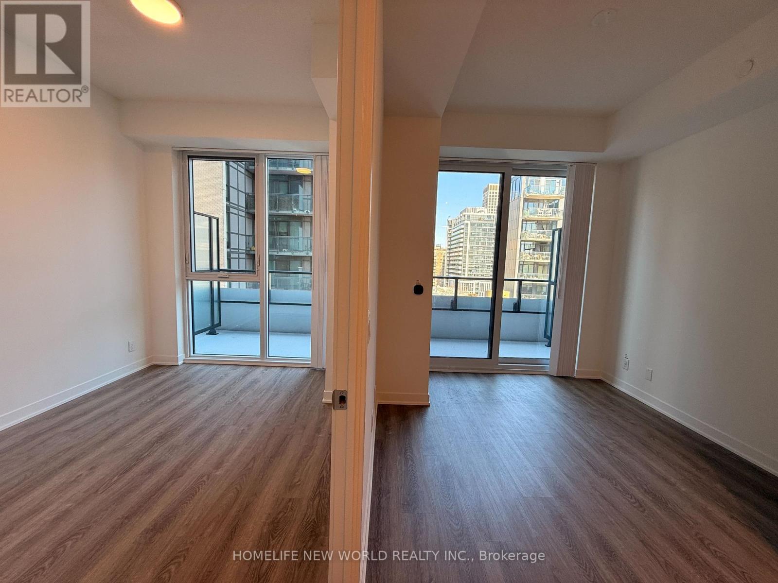 1101 - 180 Front Street E, Toronto, Ontario  M5A 2P5 - Photo 2 - C12971606