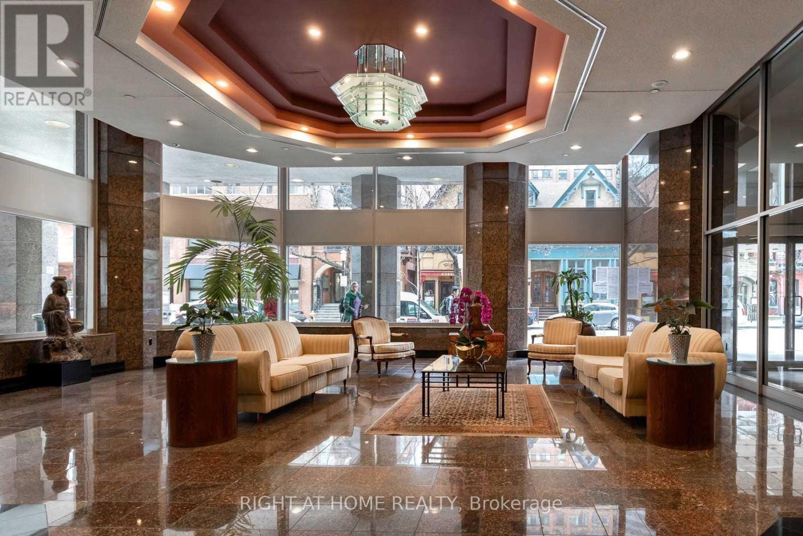 906 - 38 Elm Street, Toronto, Ontario  M5G 2K5 - Photo 2 - C12971652