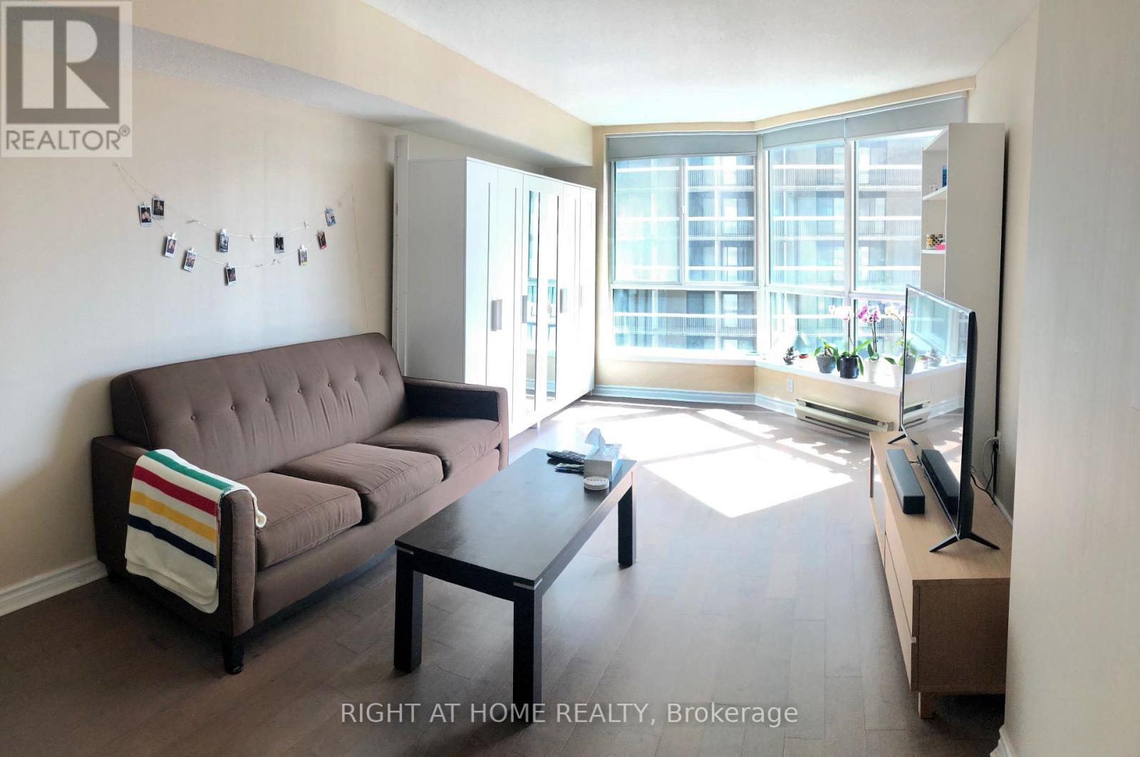 906 - 38 Elm Street, Toronto, Ontario  M5G 2K5 - Photo 4 - C12971652