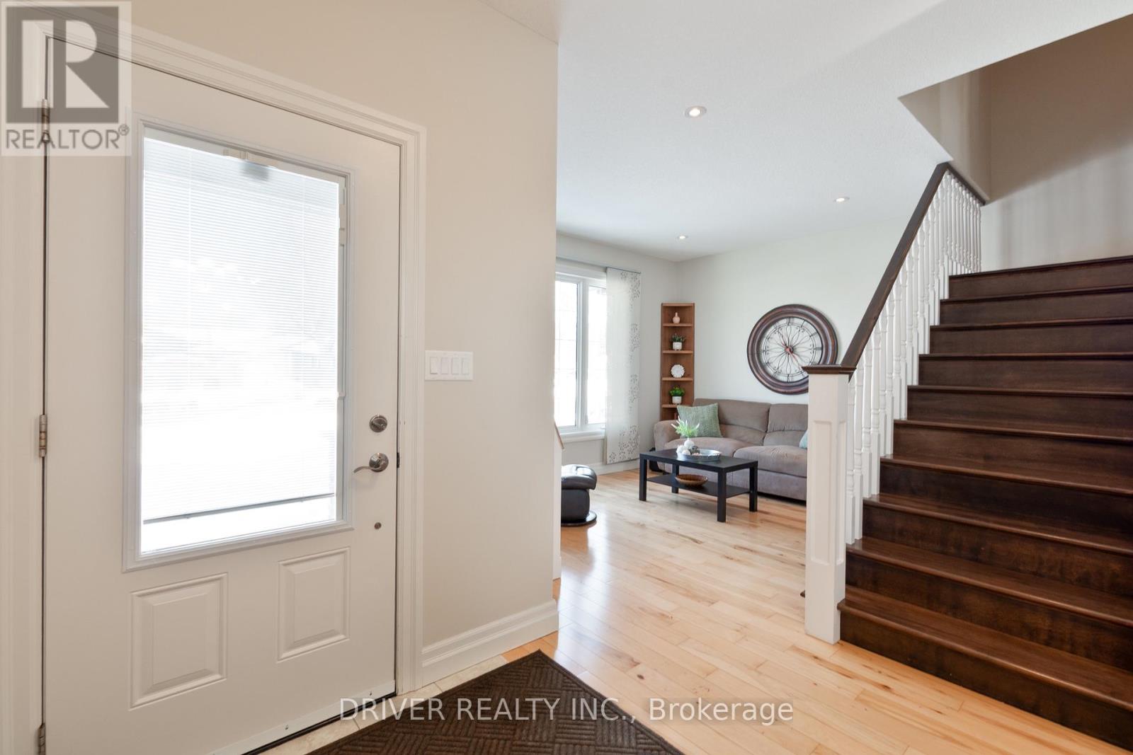 36 Spruce Street W, Aylmer, Ontario N5H 3J4 - Photo 5 - X12792436