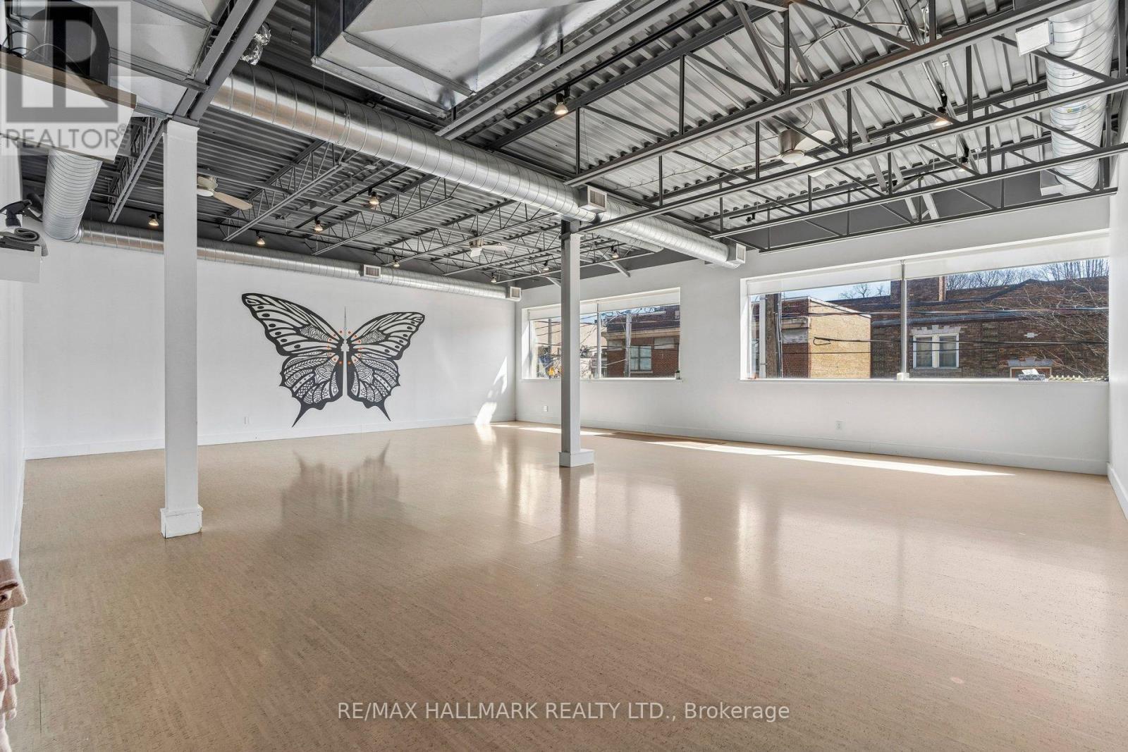 2034 QUEEN STREET E, Toronto, Ontario