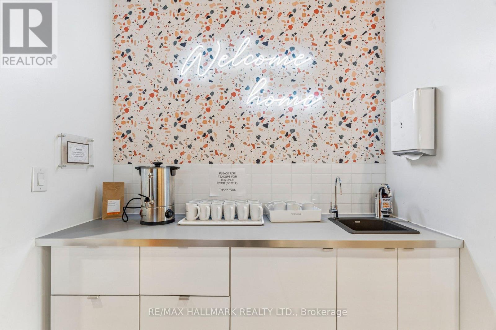 2034 Queen Street E, Toronto, Ontario  M4L 1J4 - Photo 16 - E12971510