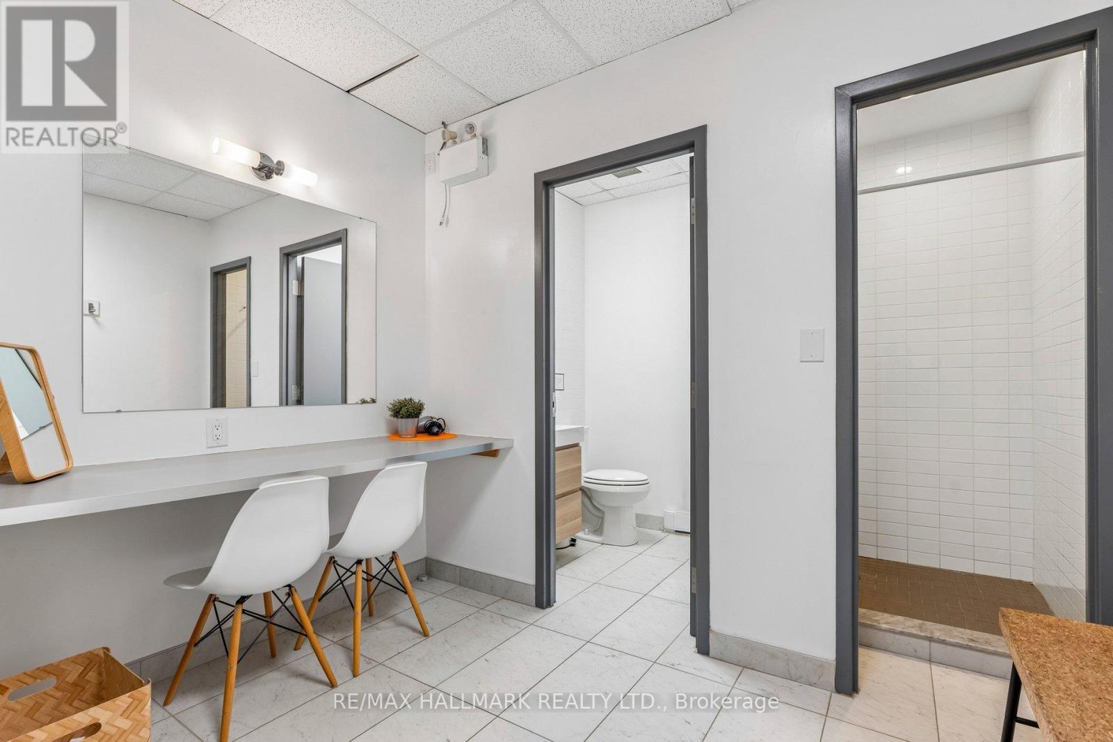 2034 Queen Street E, Toronto, Ontario  M4L 1J4 - Photo 33 - E12971510