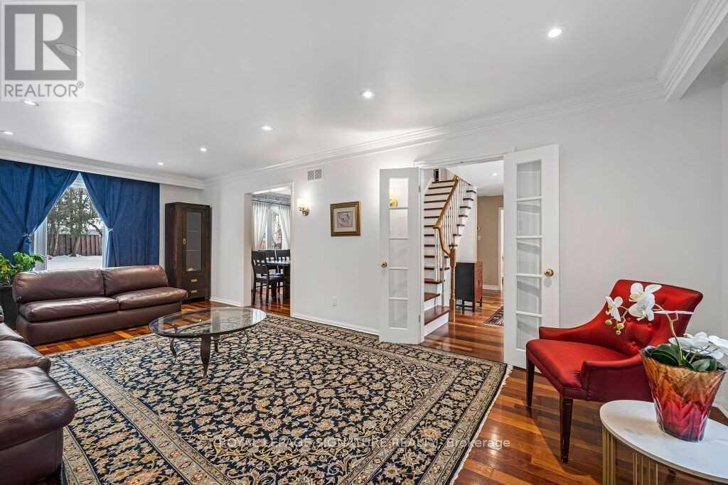 1 Park Brook Place, Markham, Ontario  L3T 2J9 - Photo 10 - N12971486