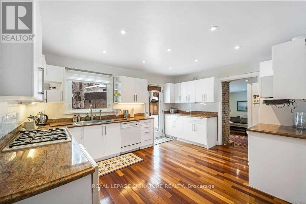 1 Park Brook Place, Markham, Ontario  L3T 2J9 - Photo 3 - N12971486