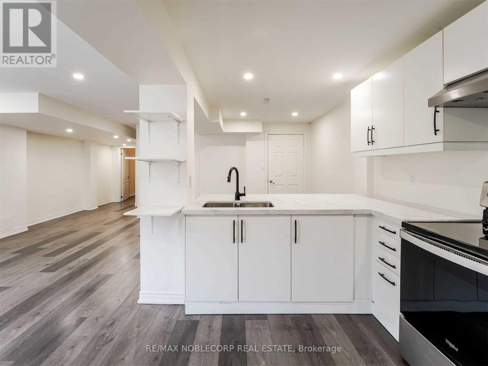 71 Pierre Berton Boulevard, Vaughan, Ontario  L4H 3N5 - Photo 19 - N12971522