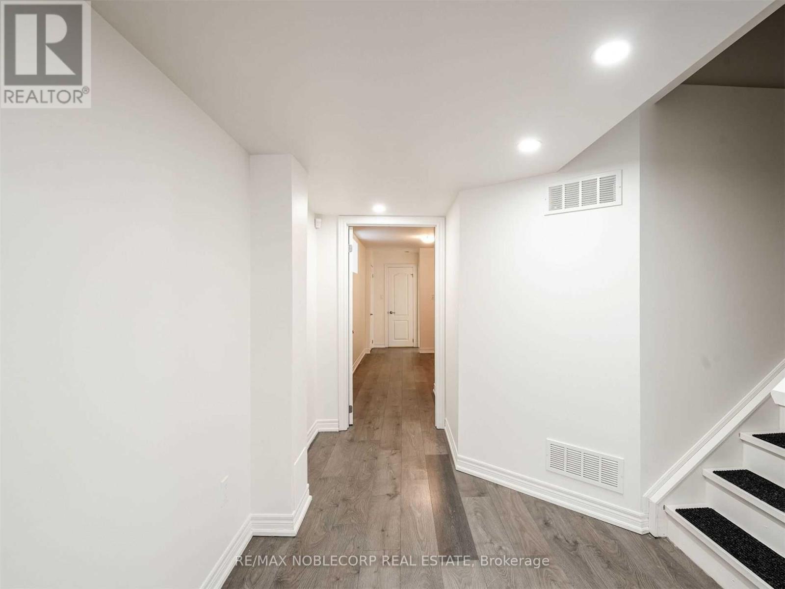 71 Pierre Berton Boulevard, Vaughan, Ontario  L4H 3N5 - Photo 24 - N12971522