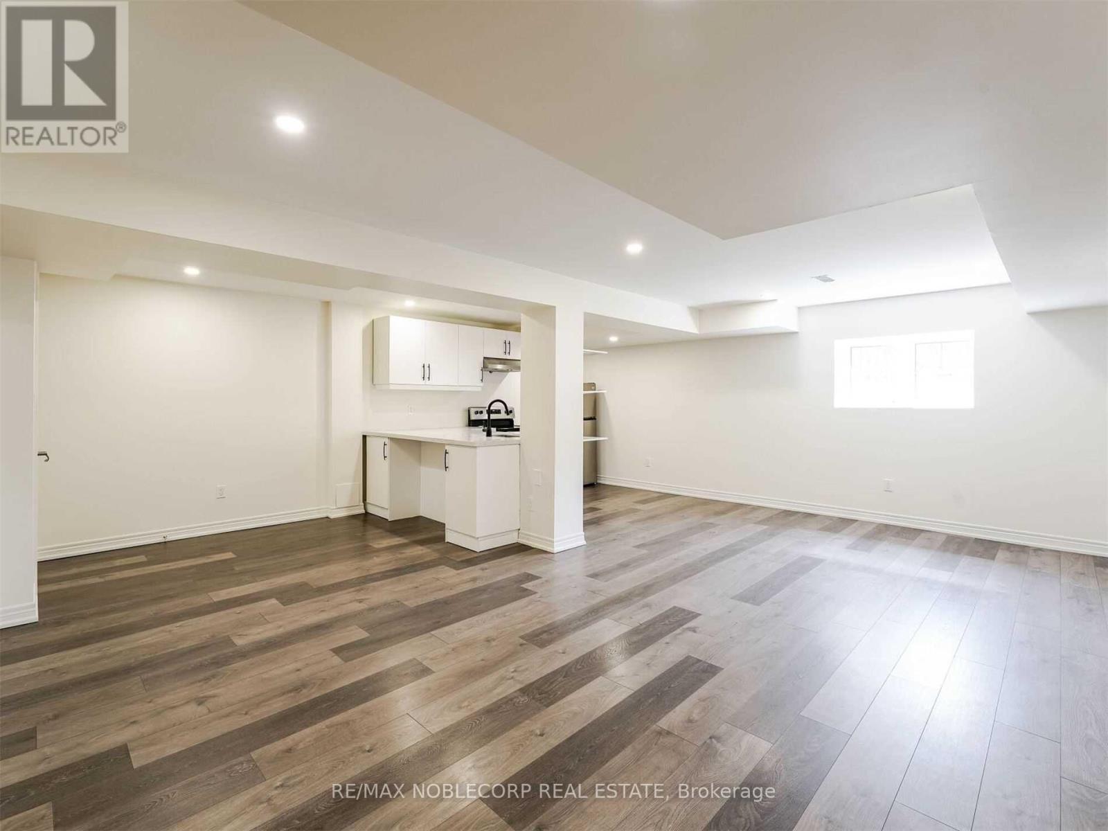 71 Pierre Berton Boulevard, Vaughan, Ontario  L4H 3N5 - Photo 5 - N12971522