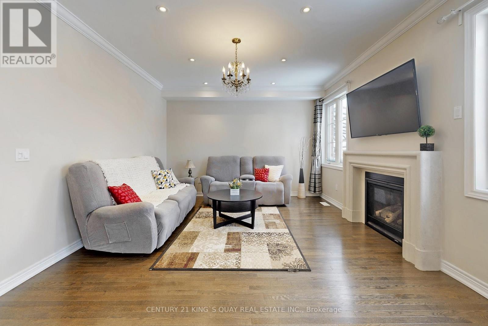 521 Mcgregor Farm Trail, Newmarket, Ontario L3X 0H7 - Photo 3 - N12971526