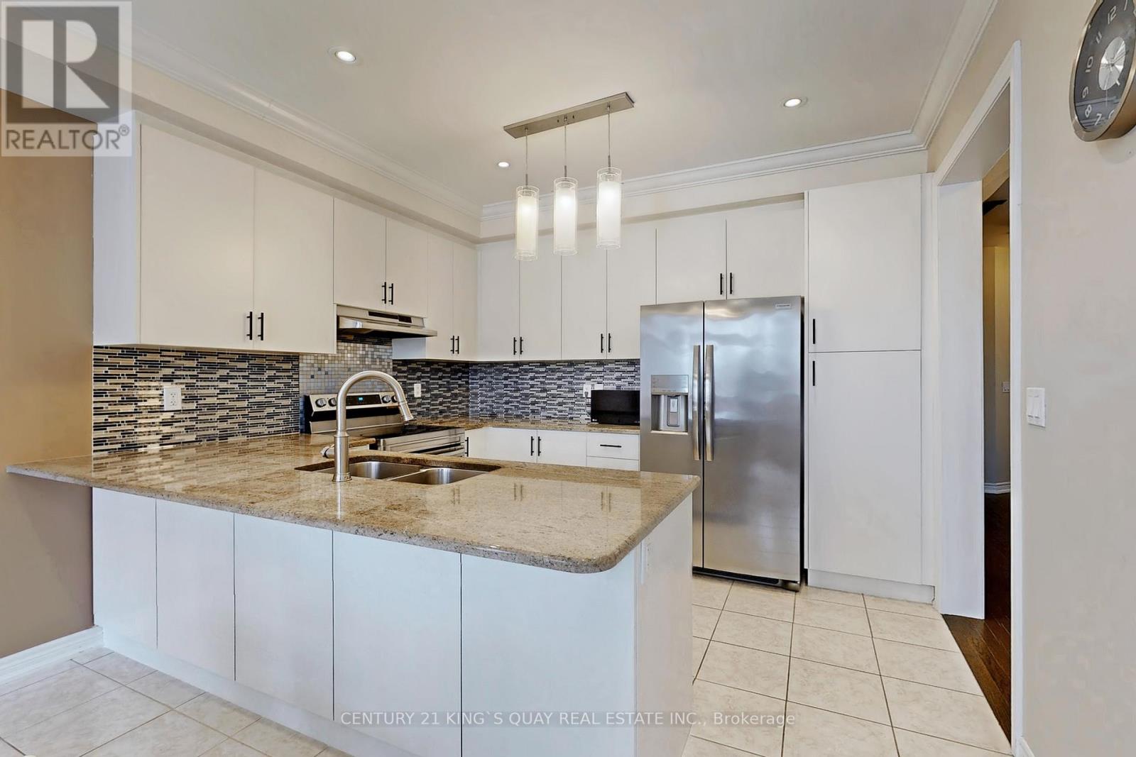 521 Mcgregor Farm Trail, Newmarket, Ontario L3X 0H7 - Photo 6 - N12971526