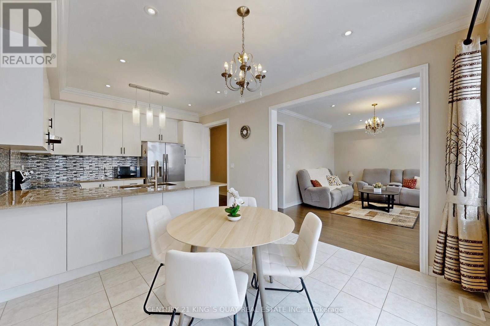 521 Mcgregor Farm Trail, Newmarket, Ontario L3X 0H7 - Photo 8 - N12971526