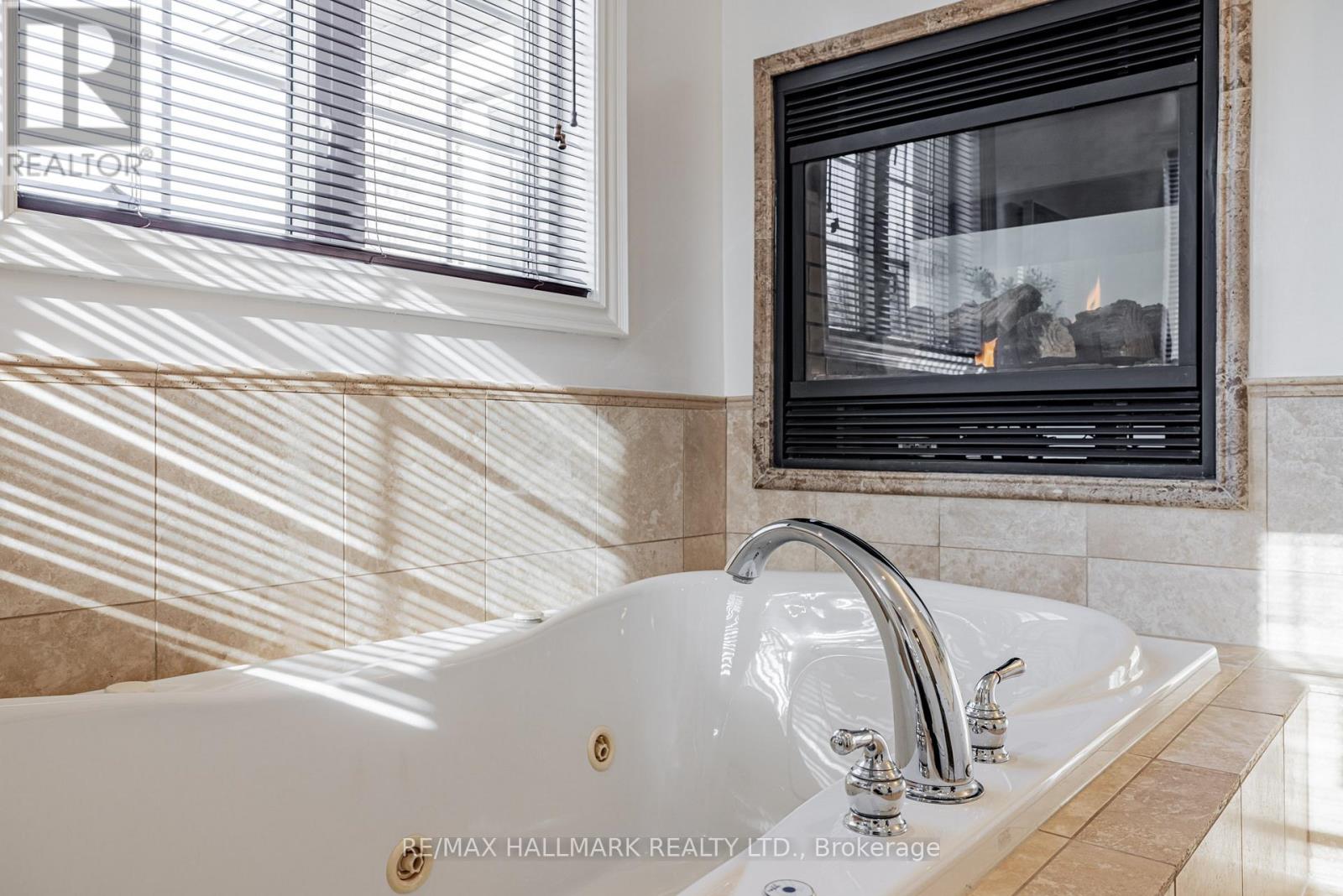 48 Stonecliffe Crescent, Aurora, Ontario  L4G 7Z6 - Photo 13 - N12971530