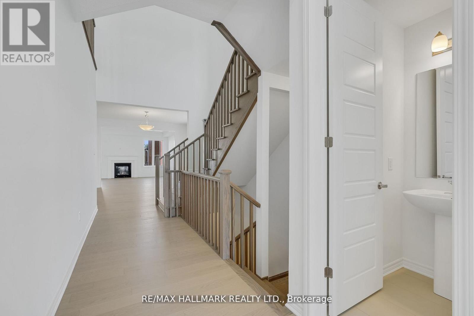 634 Newlove Street, Innisfil, Ontario  L9S 0S2 - Photo 6 - N12971544