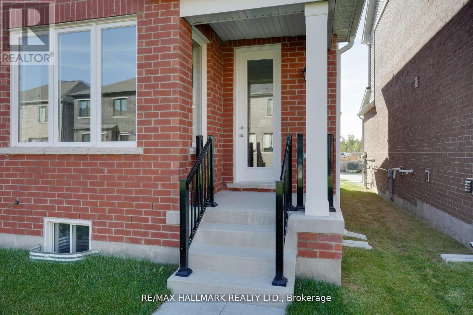 626 Newlove Street, Innisfil, Ontario  L9S 0R9 - Photo 27 - N12971558