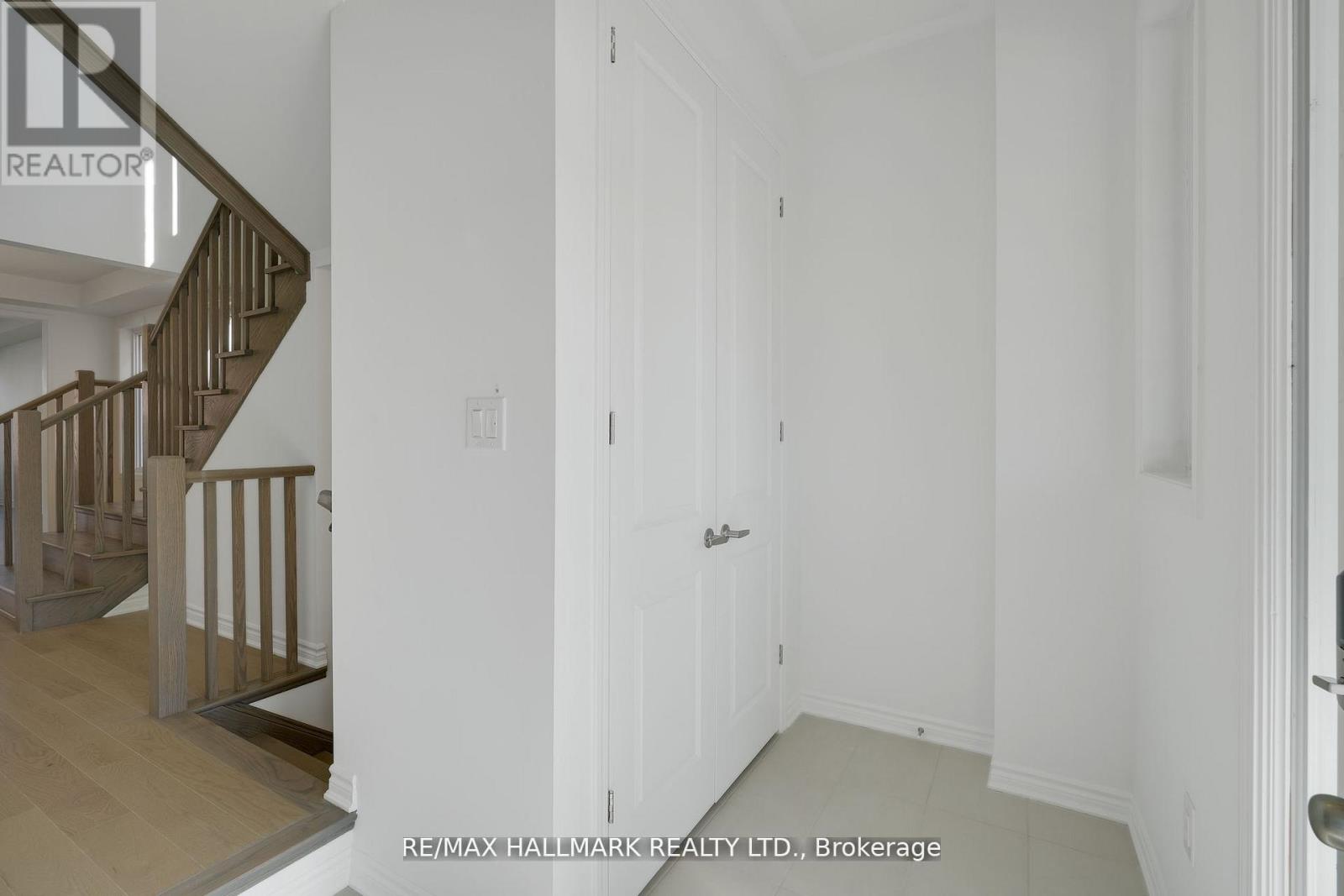 626 Newlove Street, Innisfil, Ontario  L9S 0R9 - Photo 7 - N12971558