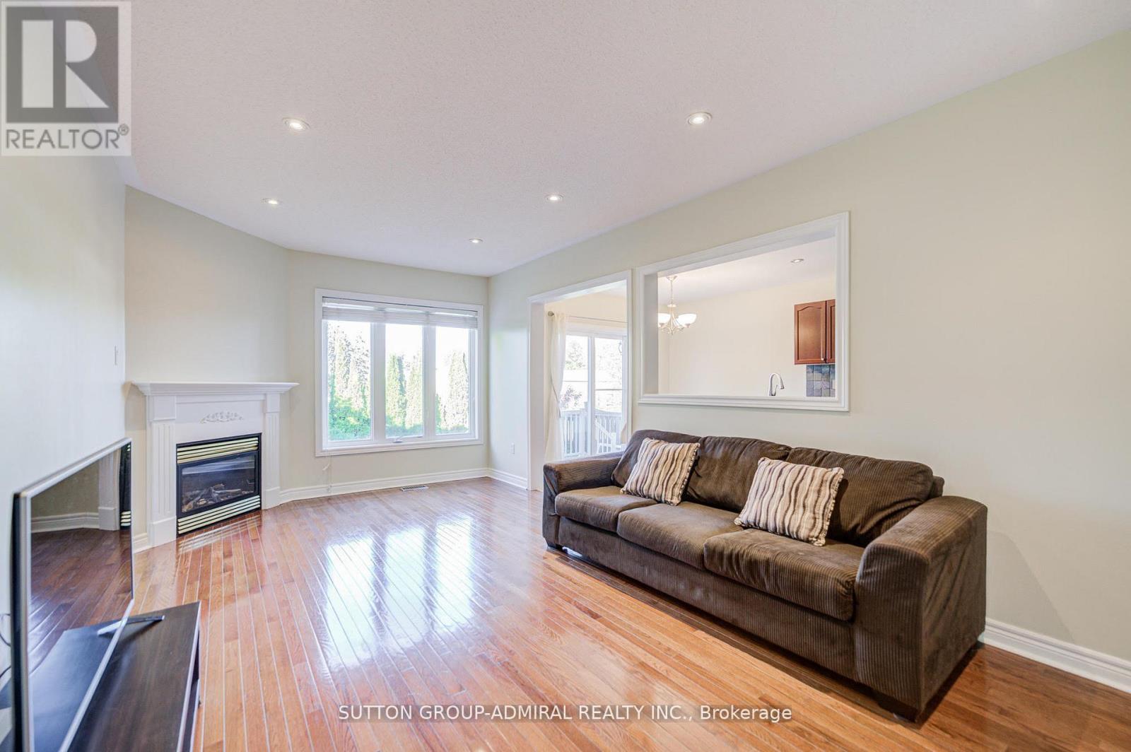 6 Lorridge Street, Richmond Hill, Ontario  L4E 4E6 - Photo 16 - N12971608