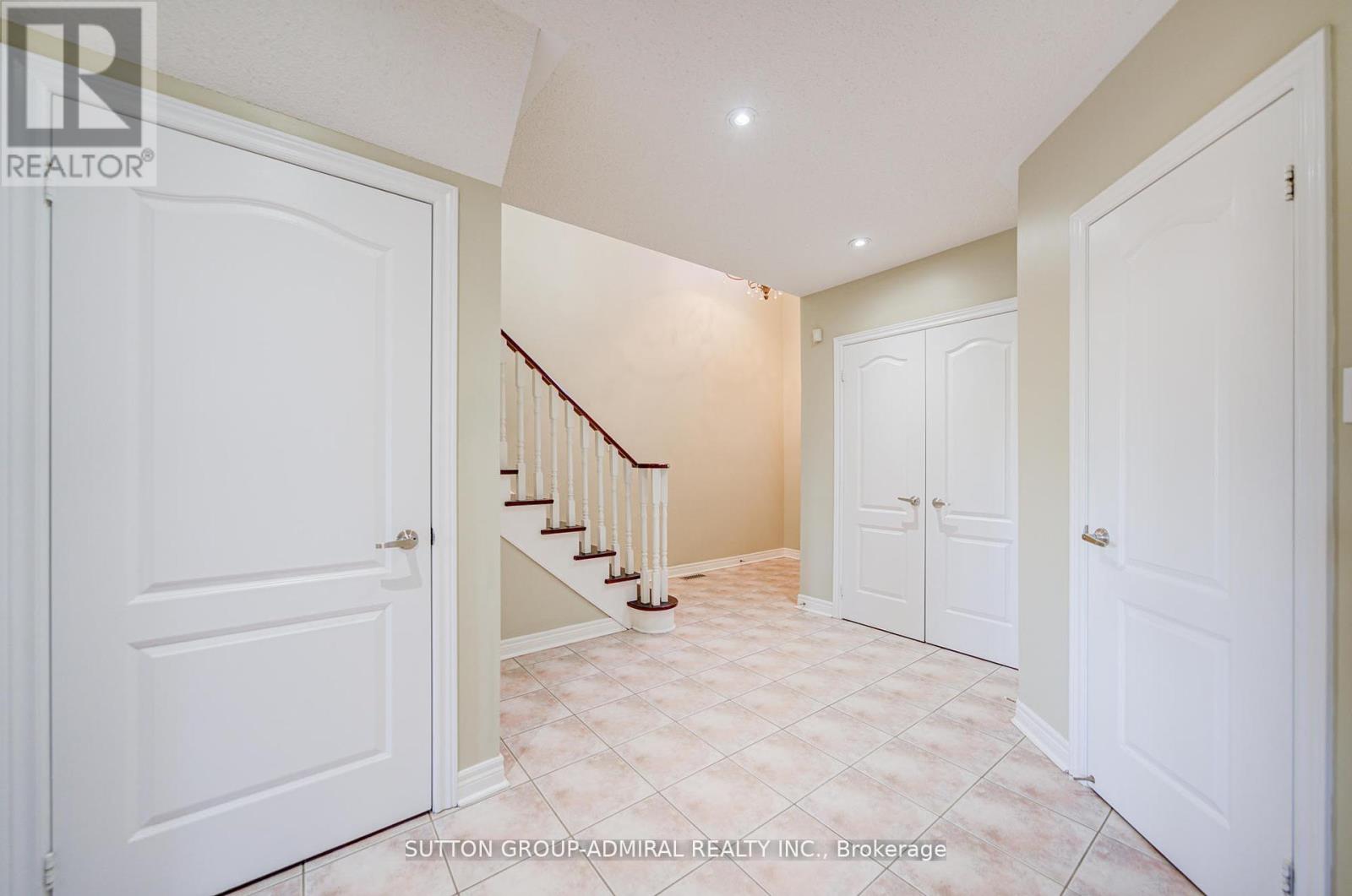 6 Lorridge Street, Richmond Hill, Ontario  L4E 4E6 - Photo 20 - N12971608