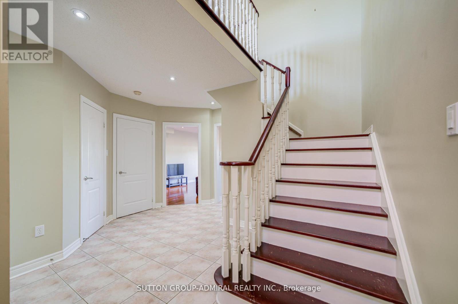 6 Lorridge Street, Richmond Hill, Ontario  L4E 4E6 - Photo 21 - N12971608