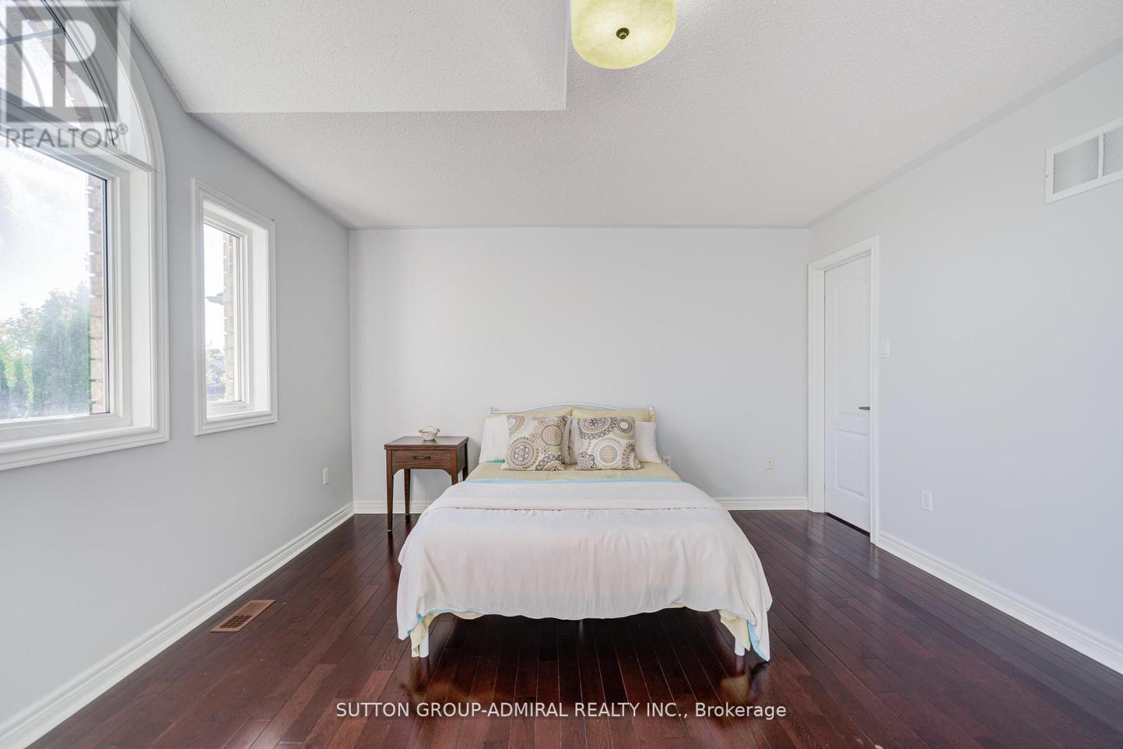 6 Lorridge Street, Richmond Hill, Ontario  L4E 4E6 - Photo 25 - N12971608