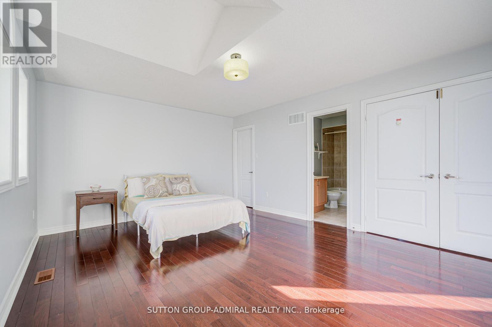 6 Lorridge Street, Richmond Hill, Ontario  L4E 4E6 - Photo 26 - N12971608