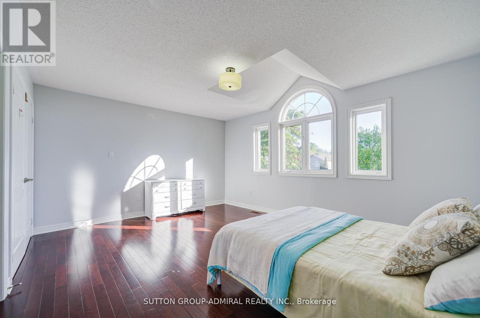 6 Lorridge Street, Richmond Hill, Ontario  L4E 4E6 - Photo 27 - N12971608