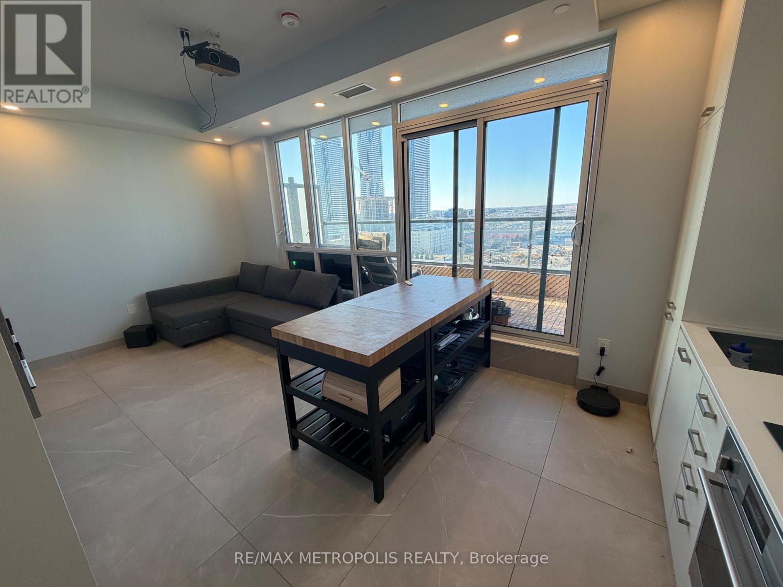 1217 - 38 HONEYCRISP CRESCENT, Vaughan, Ontario