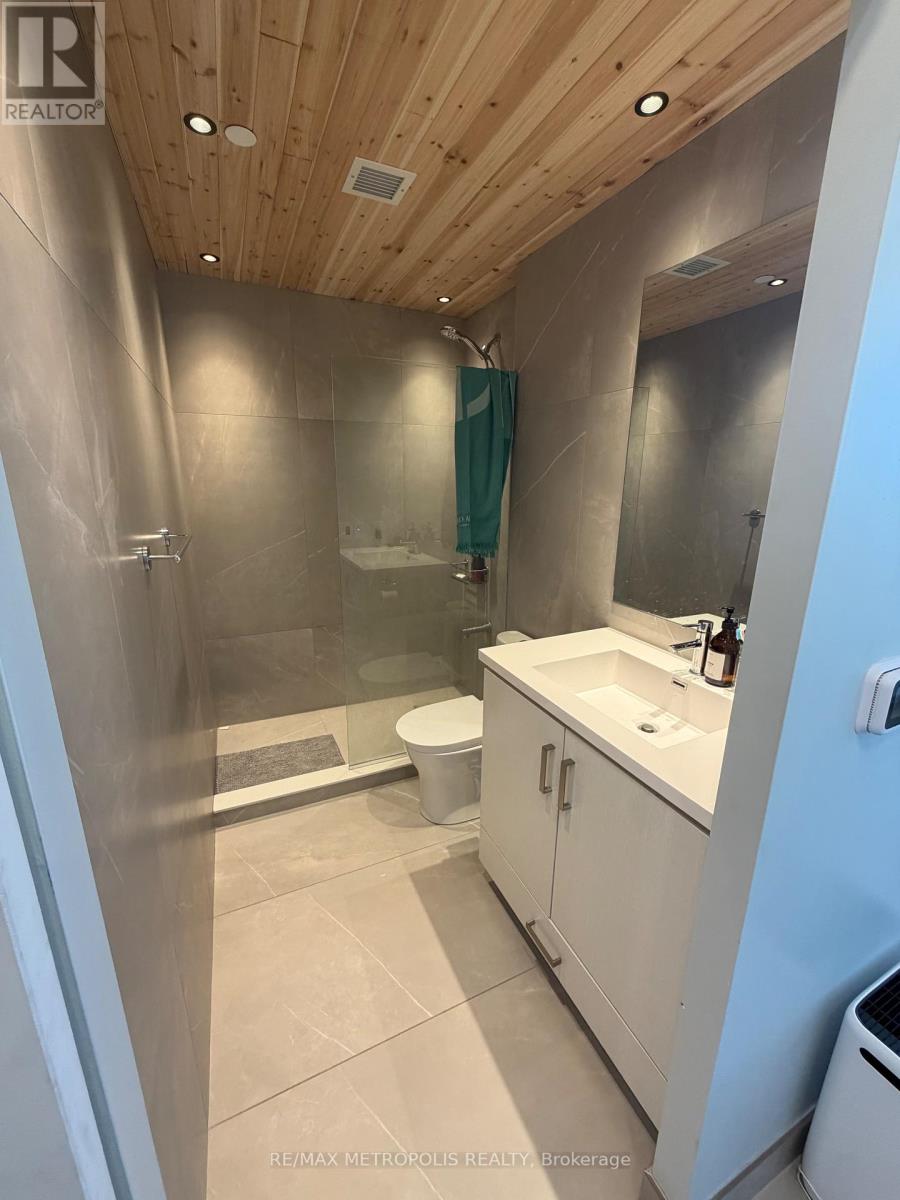 1217 - 38 Honeycrisp Crescent, Vaughan, Ontario  L4K 0M8 - Photo 2 - N12971648