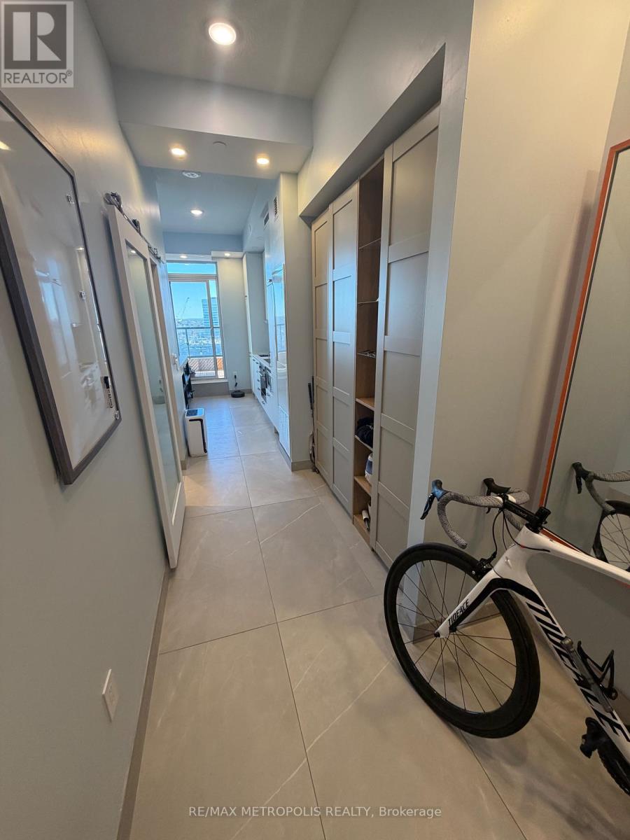 1217 - 38 Honeycrisp Crescent, Vaughan, Ontario  L4K 0M8 - Photo 4 - N12971648