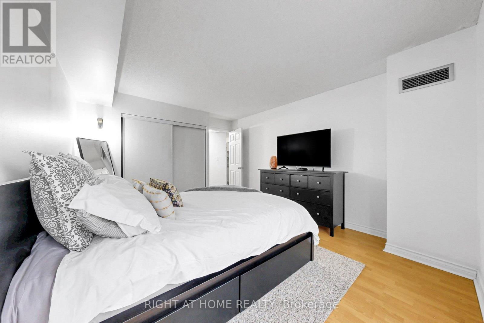 216 - 2100 John Street, Markham, Ontario  L3T 7S6 - Photo 25 - N12971680